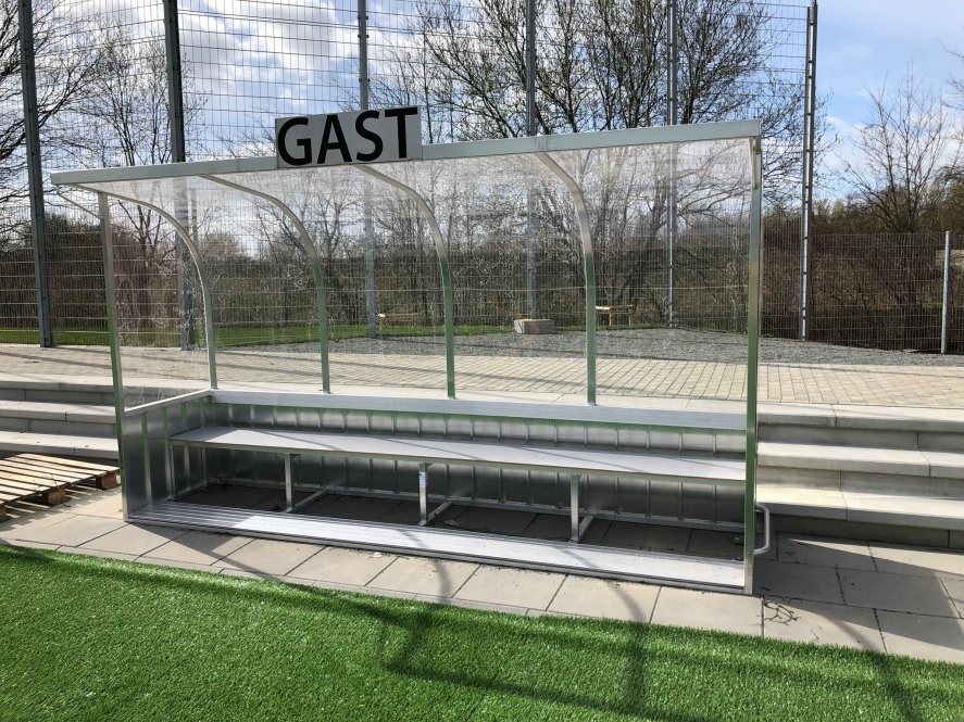 Schild und Beschriftung für Spieler- und Betreuerkabinen